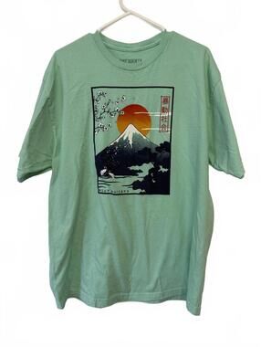 Riot Society XL Mint Green Graphic T-Shirt with Mountain Design